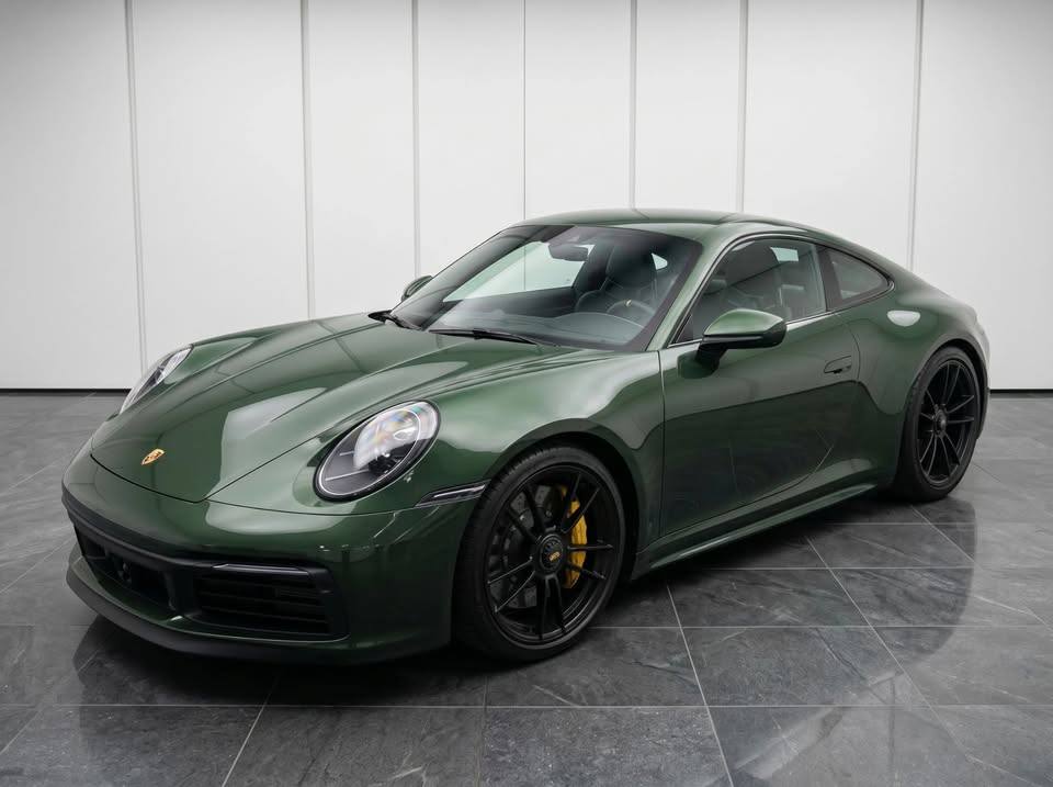 2024 Porsche 911 Carrera 4 GTS